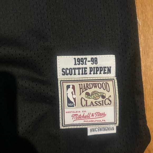Scottie Pippen Bulls Jersey - Picture 2 of 6